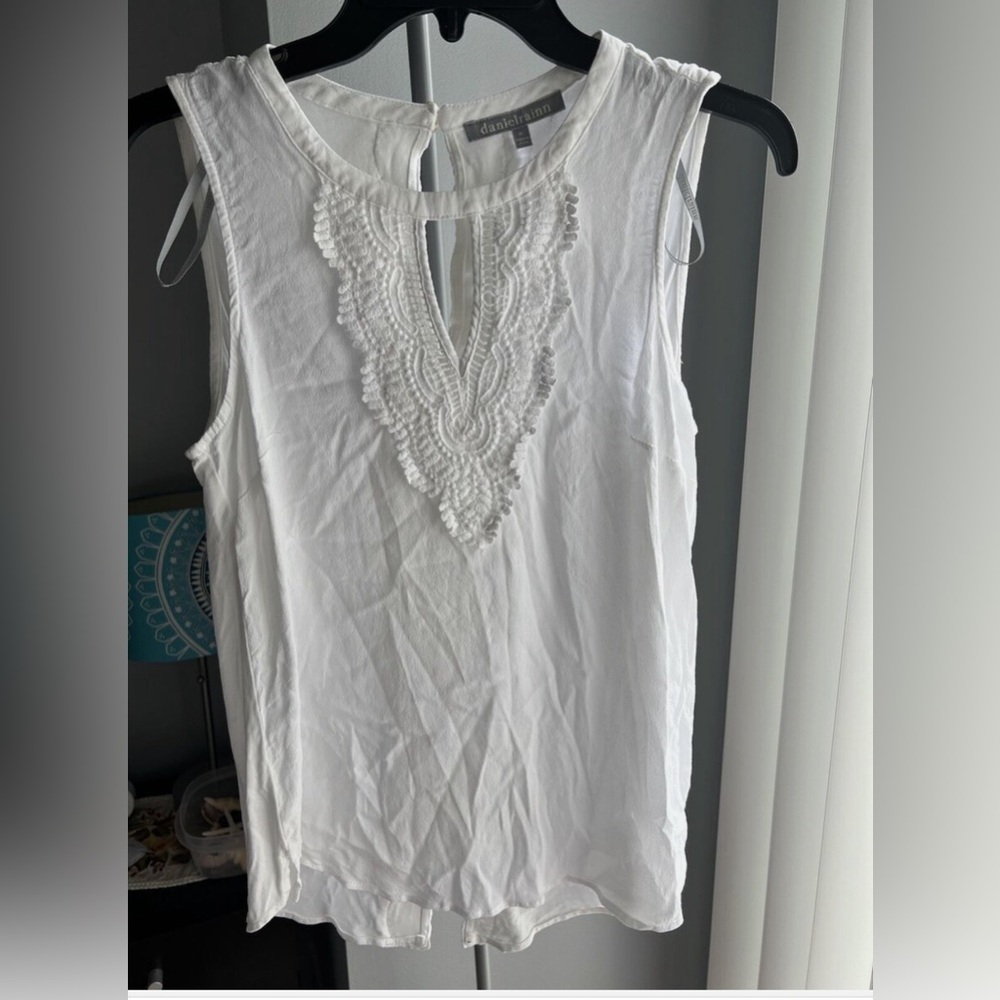 Brand:Danielrainn
Size:Medium 
Color:White